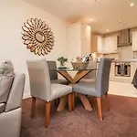 Apartment Explorers Rest